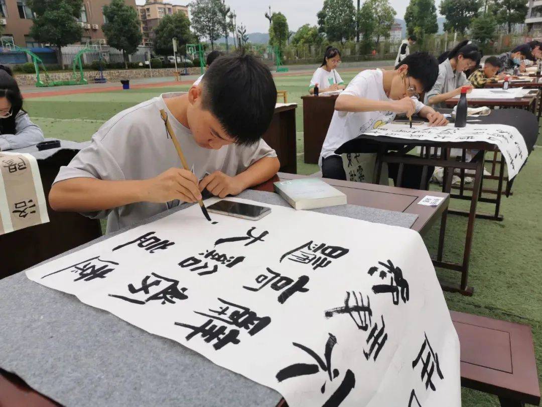 高县沙河中学校师生获省级大奖