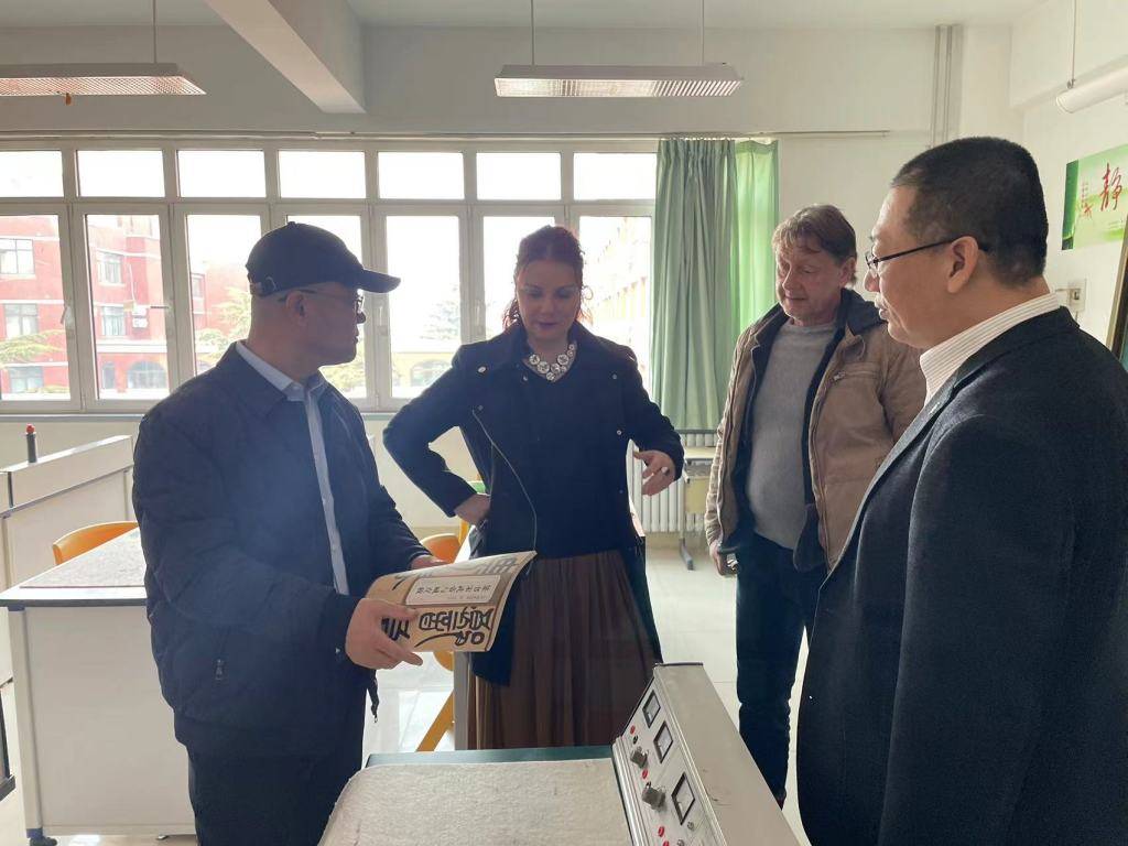 城阳30年校园教育大访谈纪永强三十年无悔做教育