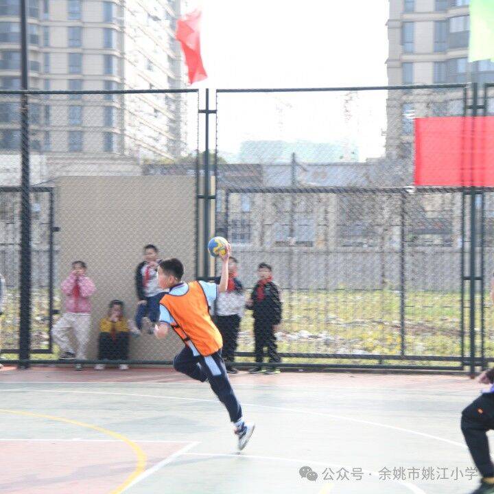 以手球之名展学子风采记姚江小学首届班级手球联赛