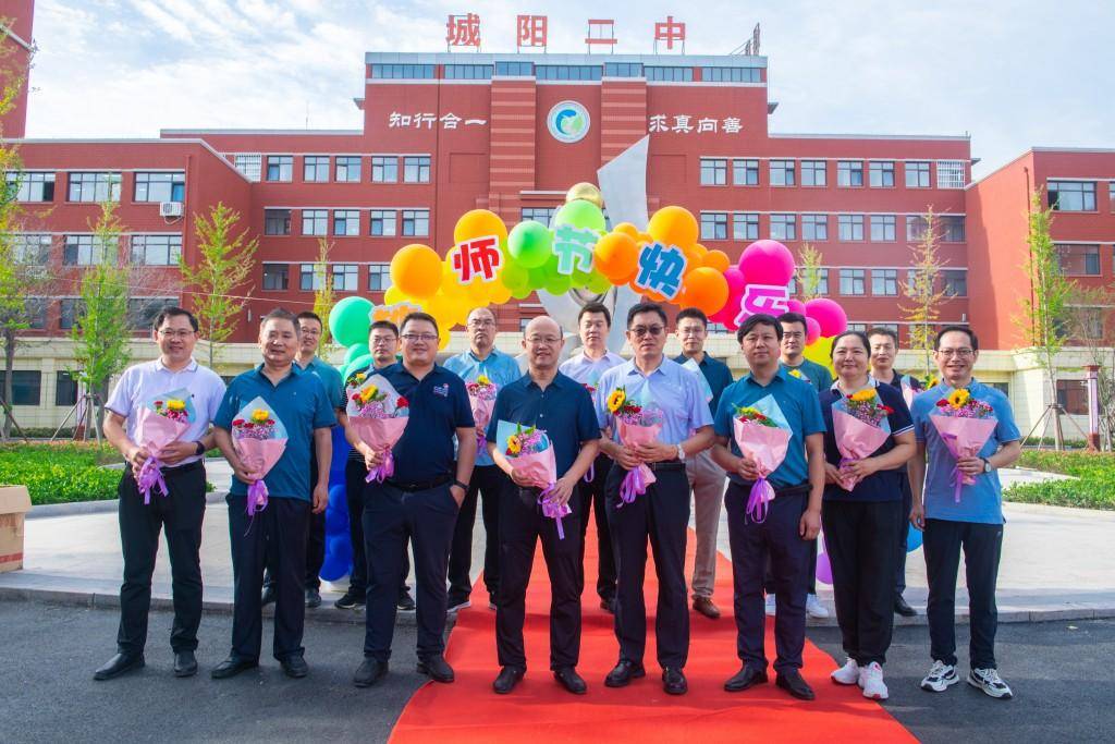 城阳30年校园教育大访谈纪永强三十年无悔做教育