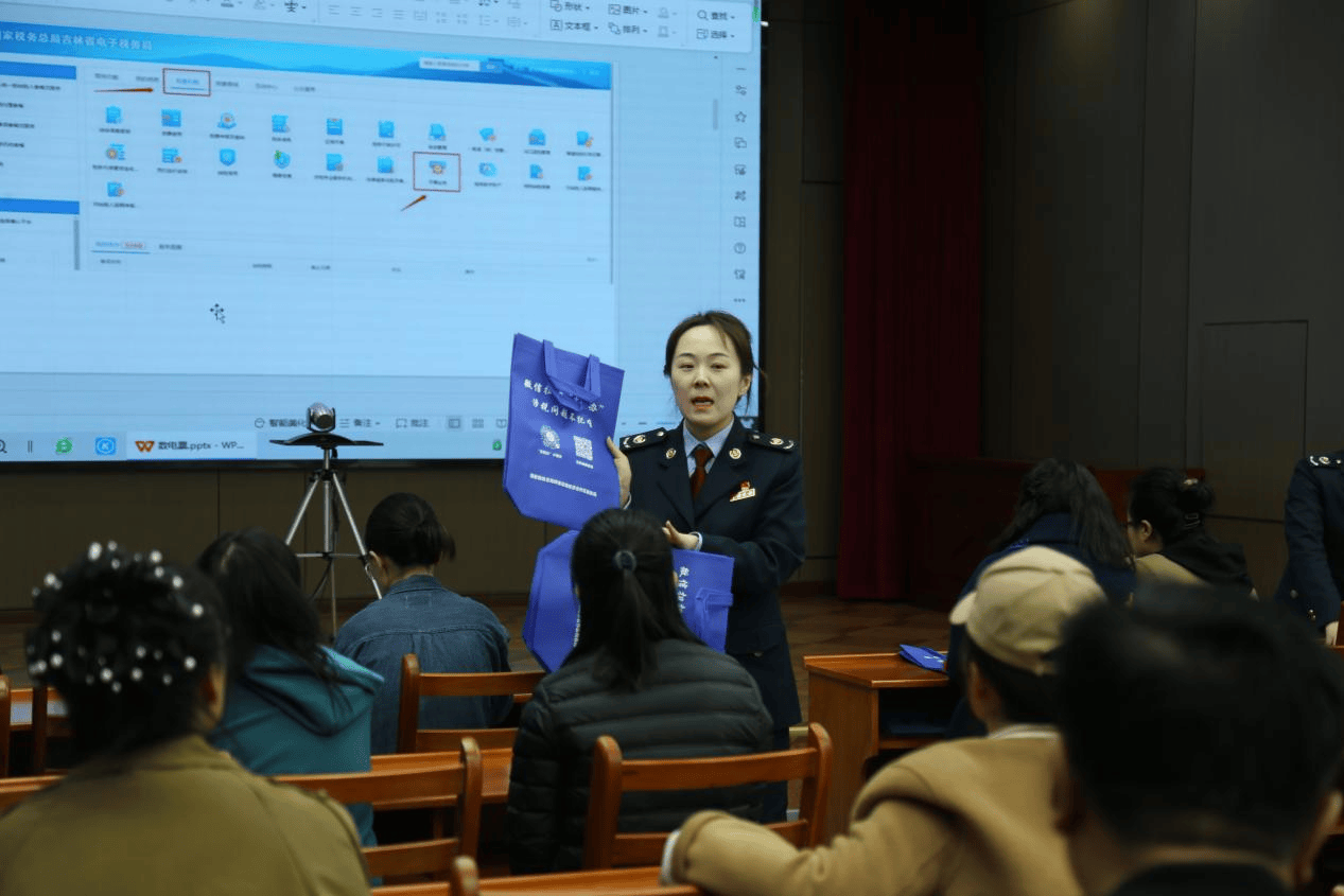 珲春边境经济合作区税务局举办新办个体工商户开业第一课