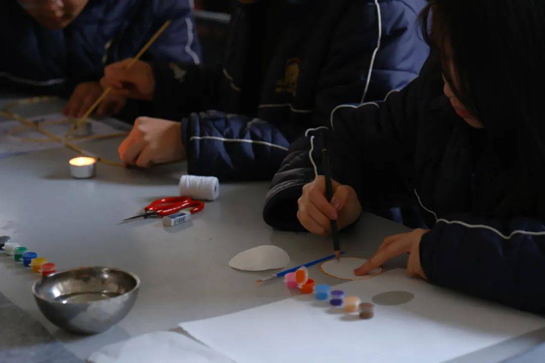 纸鸢| 乘着两千年前的风,奔赴今朝_风筝_枫叶_镇江