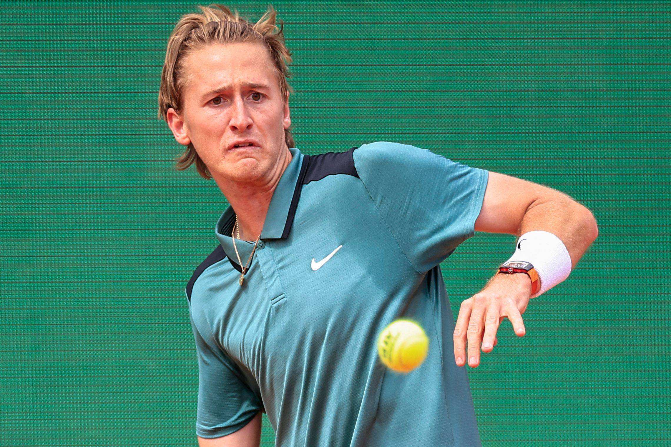 网球——蒙特卡洛大师赛:辛纳晋级_比赛_新华社_选手