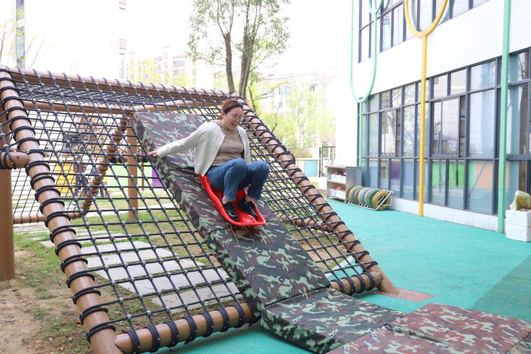 要闻快讯第29届华夏园丁大联欢活动走进安吉幼儿园