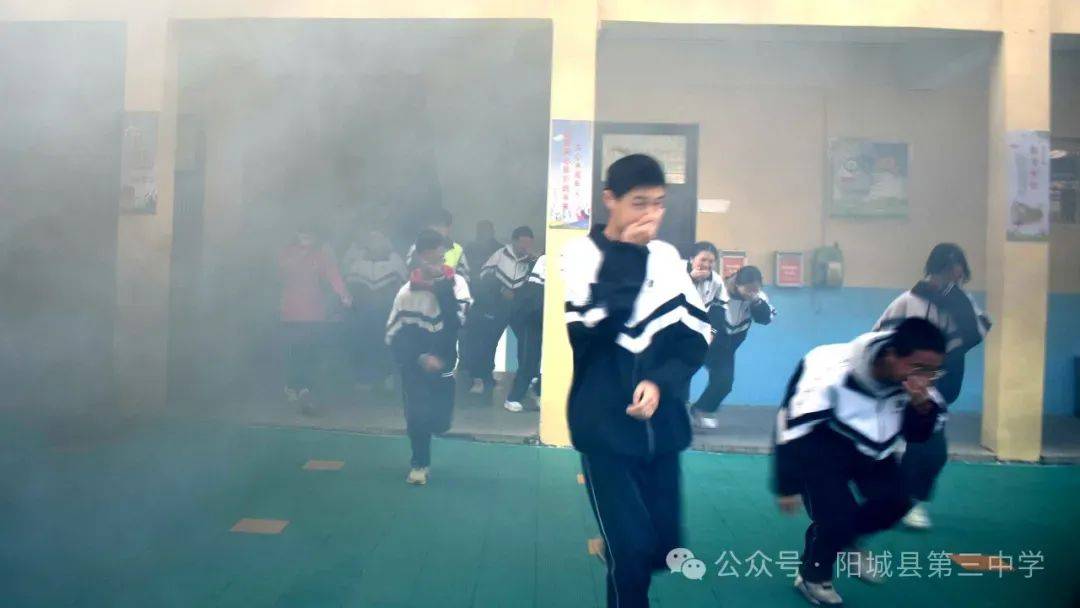 点赞路遇火情阳城三位学生挺身而出