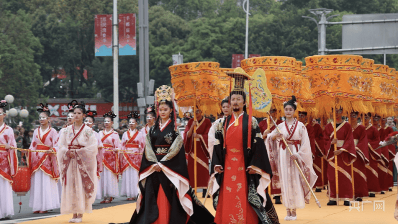 图集｜丰都庙会巡游 非遗大秀精彩无限
