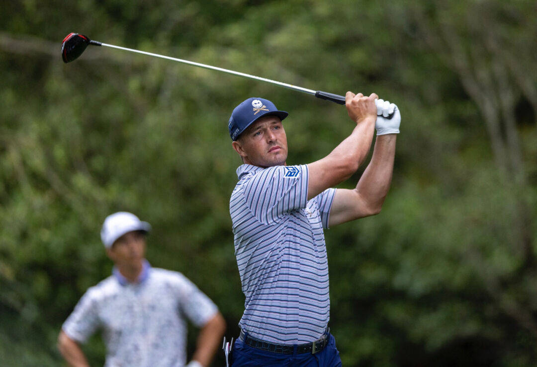 美国大师赛伍兹完成13个洞保持红字,德尚博65杆暂领先_高尔夫_比赛日