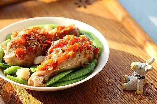 14周日龙利鱼120g,鸡蛋20g ,排骨120g,三黄鸡90g,土豆30g,五花肉50g