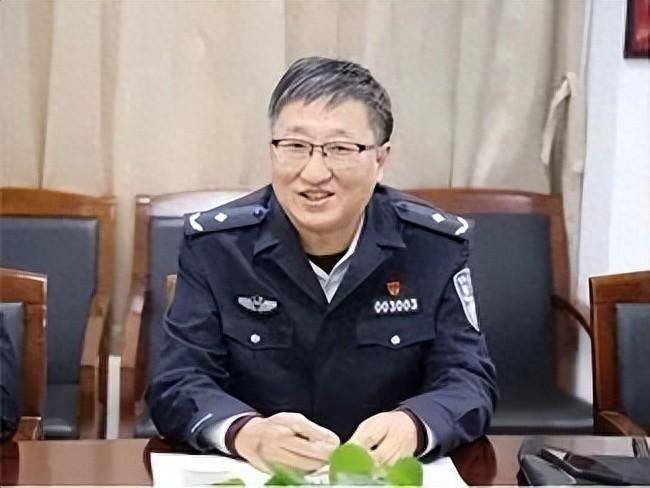 南京禄口国际机场公安局原一级高级警长邓雷被查