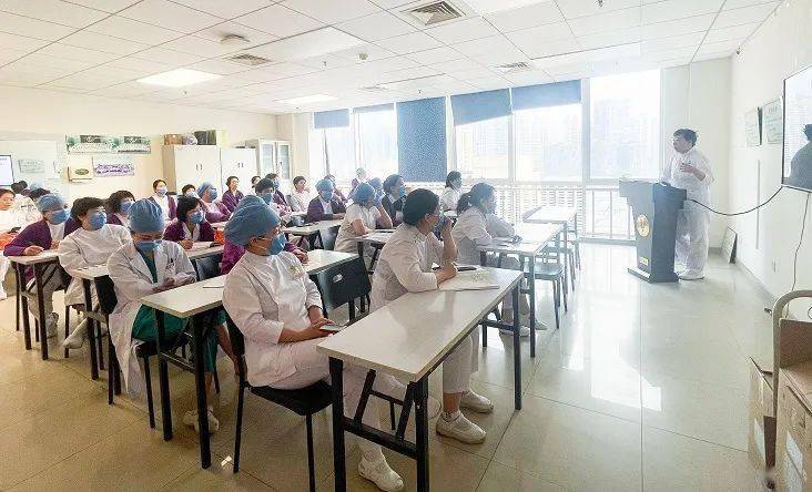 【朝医新闻】医院召开门诊护理工作会议_服务_王宏艳_科室