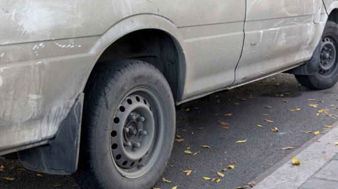 困扰居民多年的僵尸车搬走了上海这些社区是怎么做到的