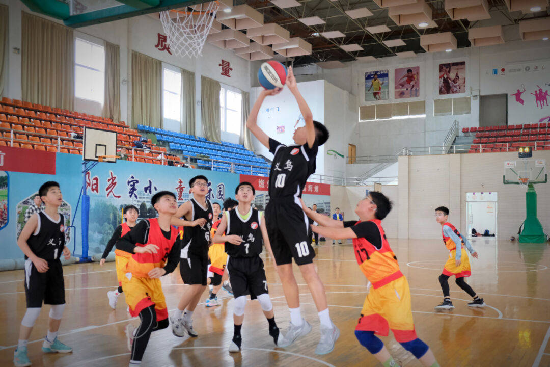 三连冠|实验小学男篮又双叒卫冕!_篮球_我校_时刻