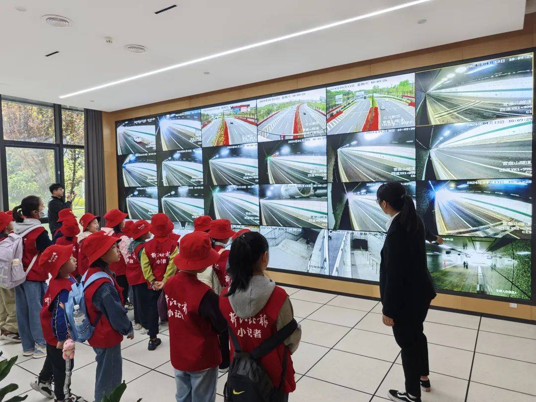 走进南京城建隧桥小记者们探索科技奥秘