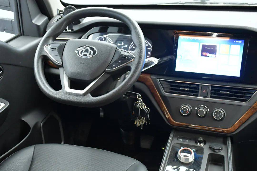 驿舟房车2024款长安跨越者d5豪华版 智能设施完善 多款内饰布局可选