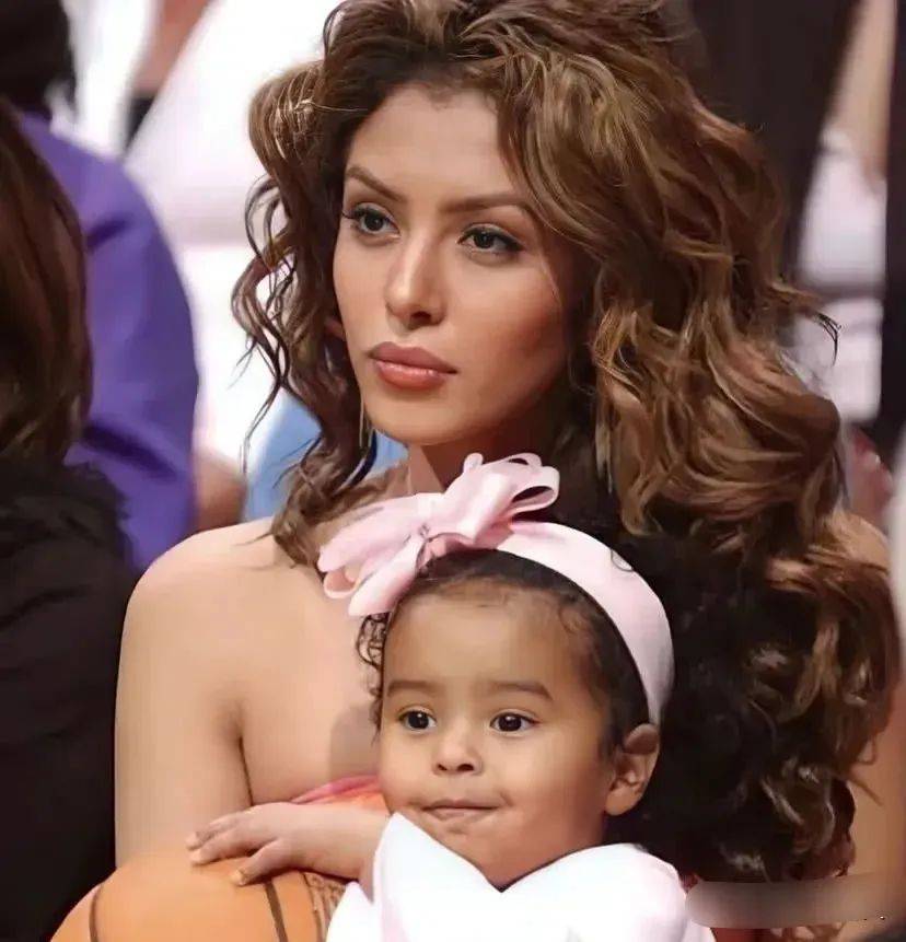 科比遗孀被曝怀孕,结婚对象曝光!太离谱了…_瓦妮莎_女性_规训