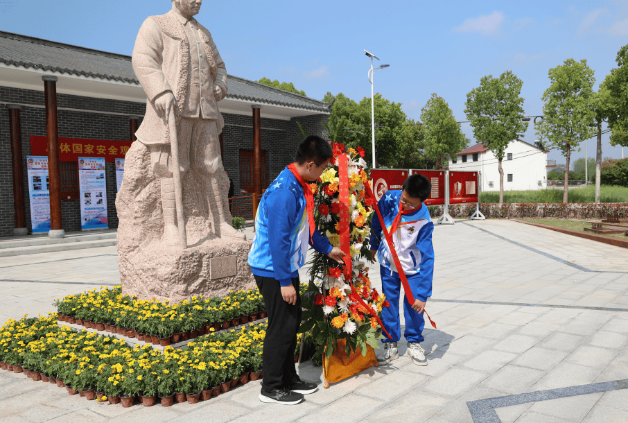 向红色特工胡底烈士致敬!六安这些同学们上了一堂国家安全教育课