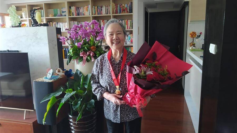 当时,听完上海越剧院全年计划,吕瑞英叮嘱,"说起来简单,做起来难.