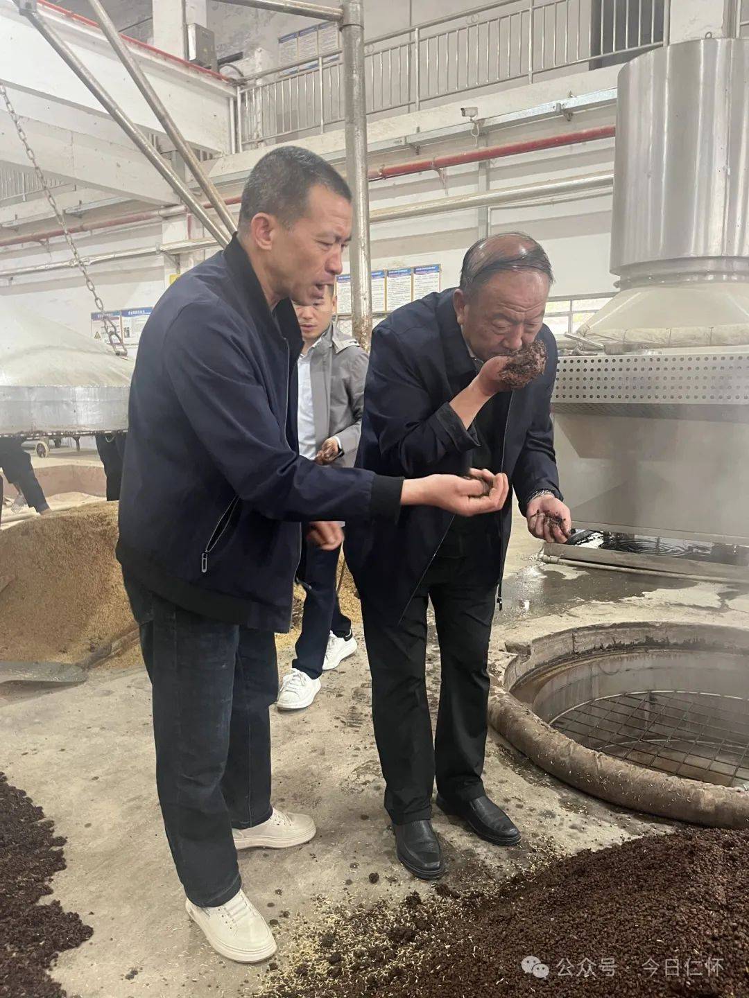 专家入酒企酱酒更飘香