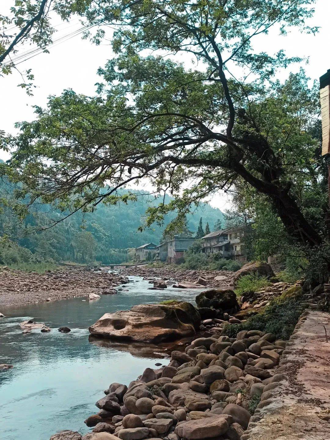 乐山这个小众未开发的古镇,带你重回90年代!