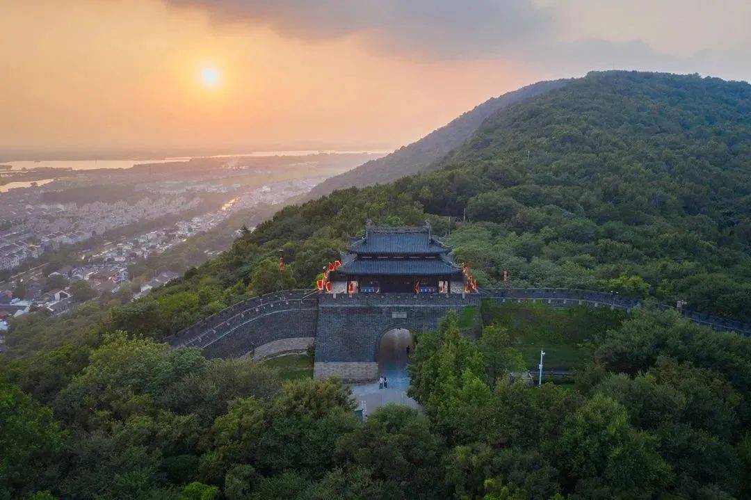 06788/套,061499/2晚含两大一小虞山景区门票各1张(儿童特指:18岁