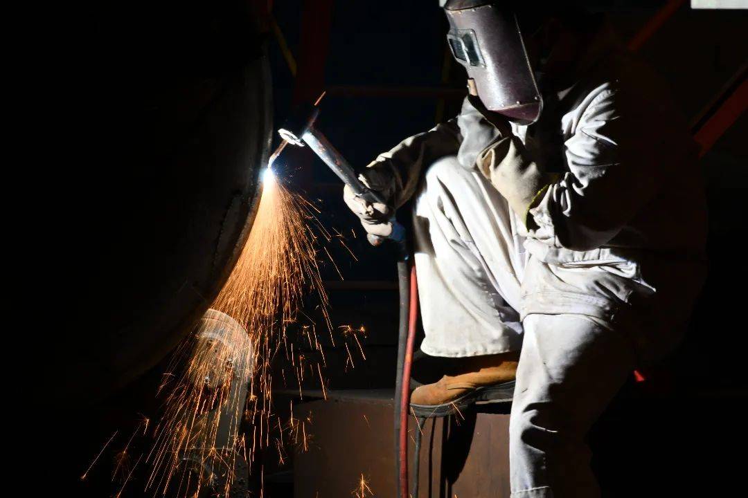 看最美劳动者闪耀在一线_摄影_武钢集团_活动