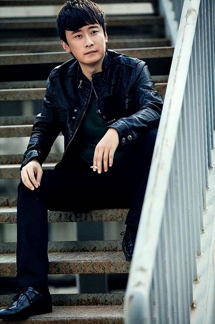 23岁的戛纳影帝,红遍大街小巷的"飞人",如今是一位"的哥"_李滨_电影节