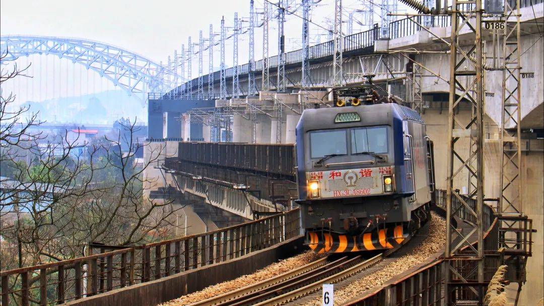 此次调图,新增钦州港东站至重庆兴隆场站,昆明东站