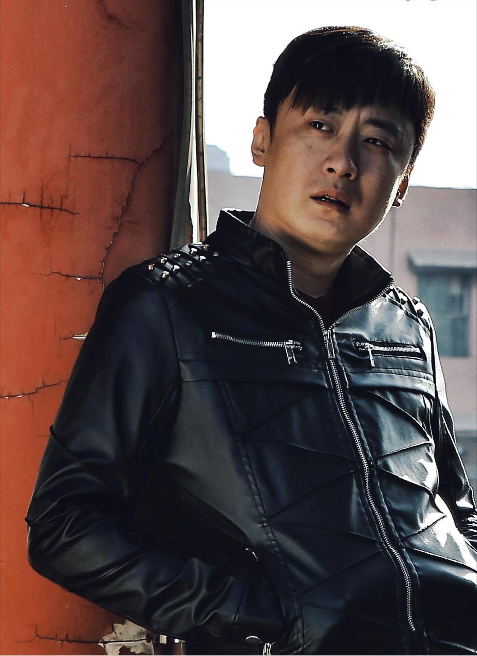 23岁的戛纳影帝,红遍大街小巷的"飞人",如今是一位"的哥"_李滨_电影节