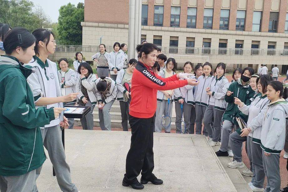 "你点我送"!桌上冰壶运动走进南师附中秦淮科技高中