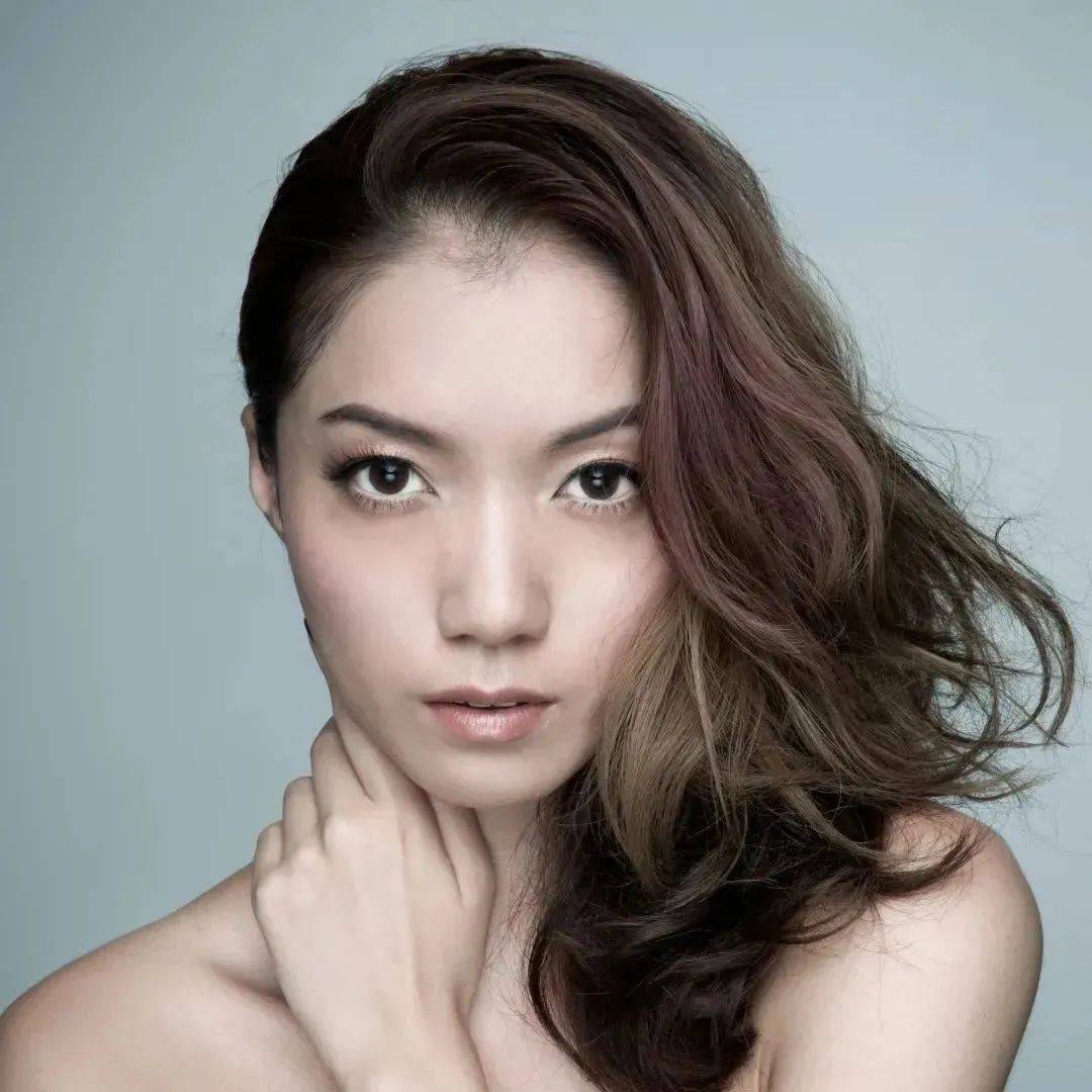 建邦联合音乐总监童达琴灯光设计,舞台美学杨子欣醒狮指导赵伟斌服装