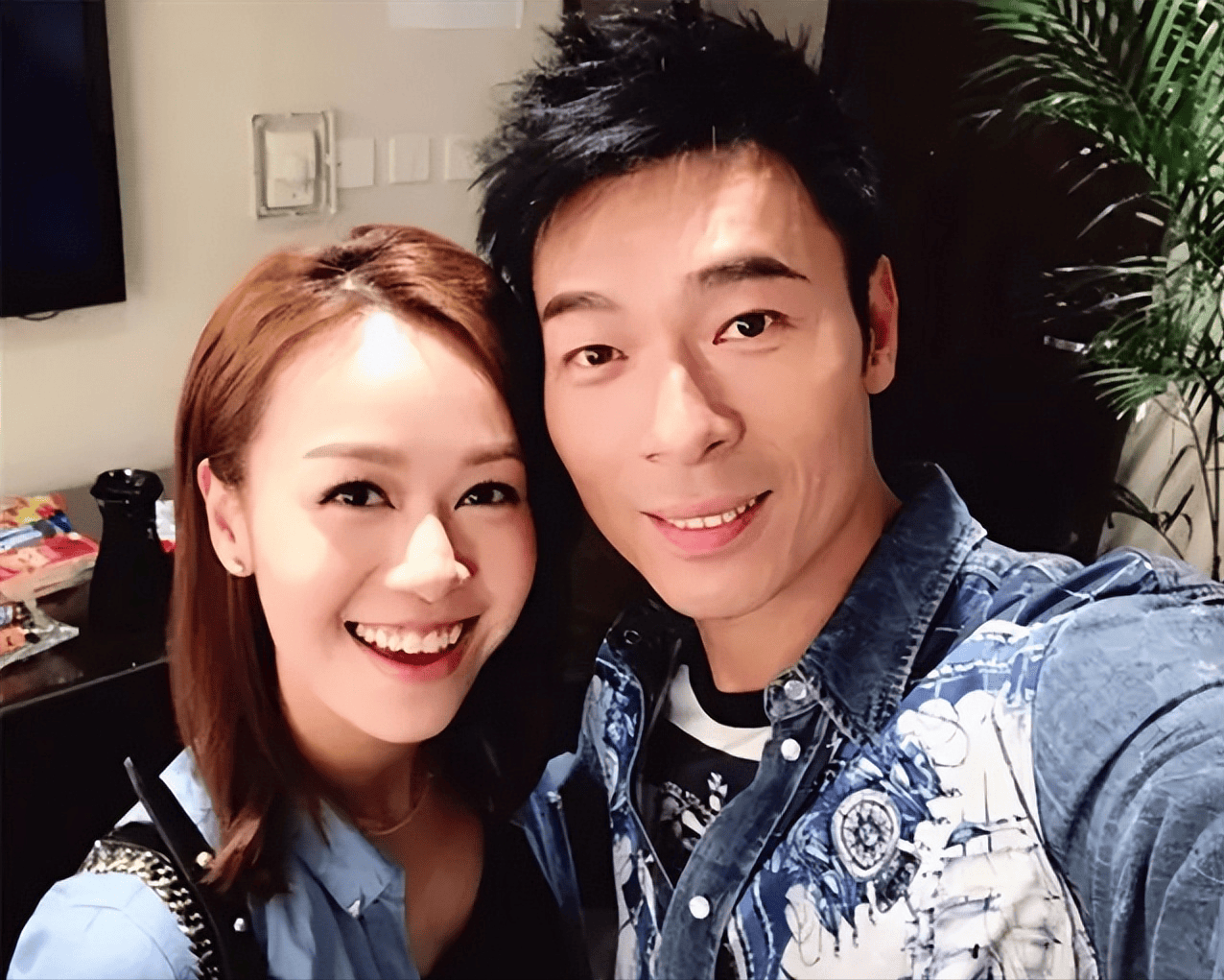 许志安和郑秀文当时才结婚六年,不禁让大家心疼郑秀文,当时的黄心颖要