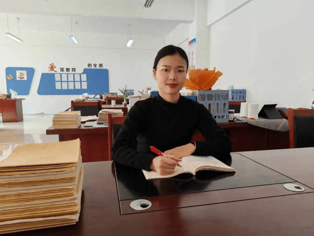 荥阳二中"最美教师"茹倩