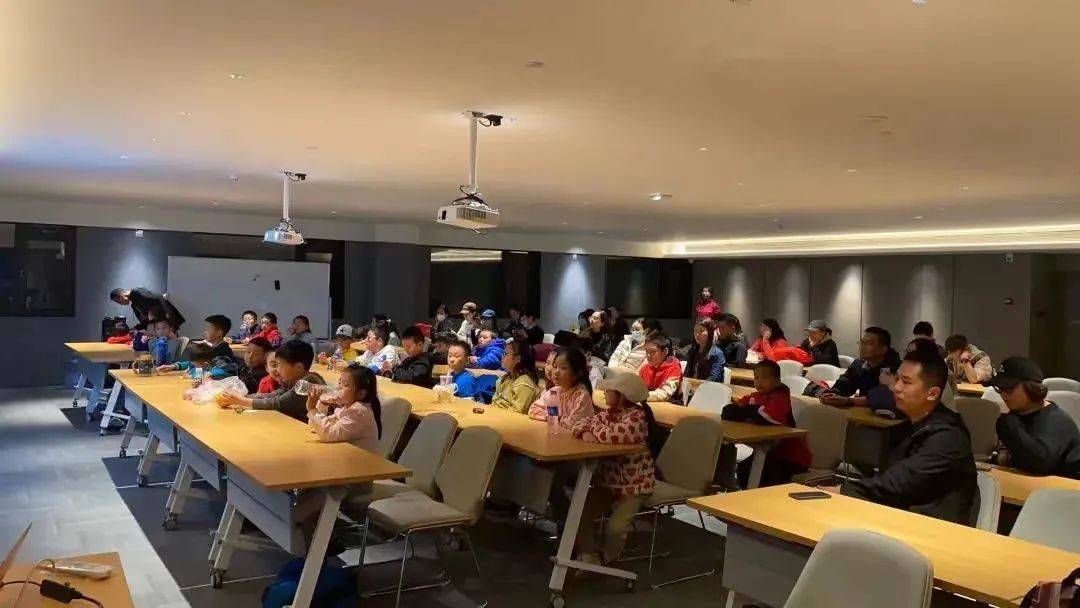 五一研学来辽西世界级古生物化石宝库相遇远古生命