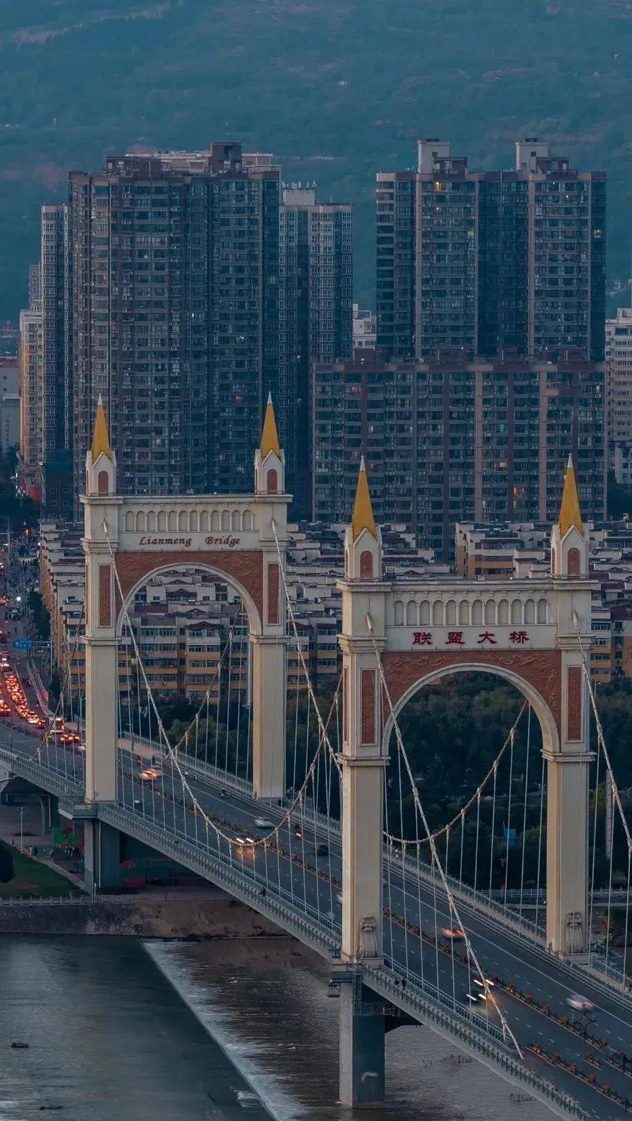 "宝鸡联盟大桥"火爆出圈!传说中的"血脉觉醒"?