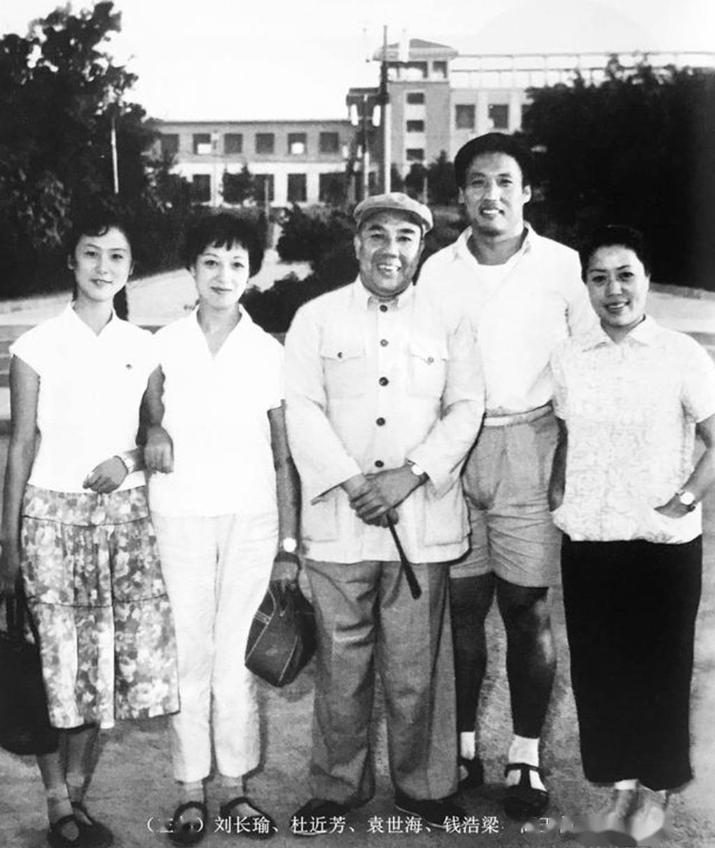 红灯记李铁梅从结婚到丈夫去世仅4个月82岁近况如何