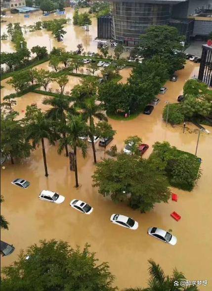 突发!广东肇庆广宁县暴雨袭城,多地水浸,车辆被水冲走