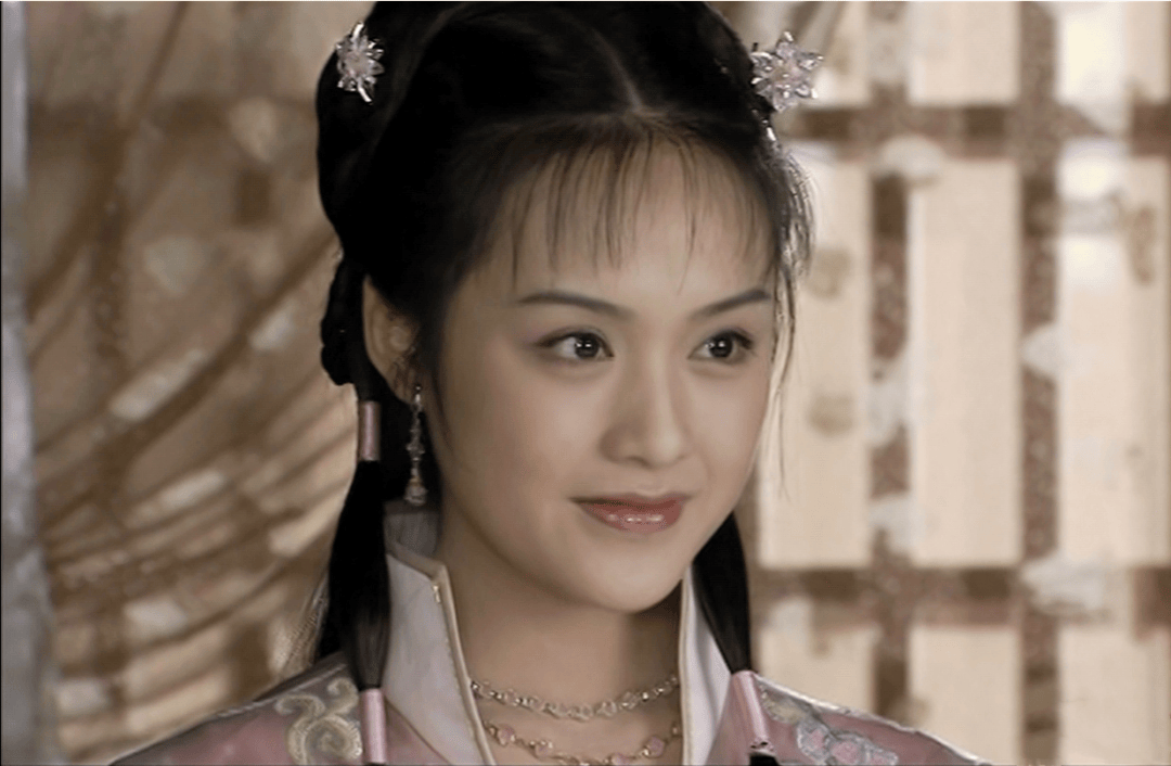 饶敏莉长得清纯漂亮,在影视剧中表现很亮眼.