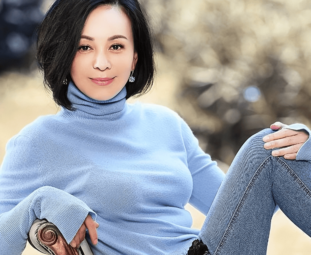 53岁"性感女神"雪姨冲上热搜,年过半百身材仍火辣,网友喊雪姐_王琳