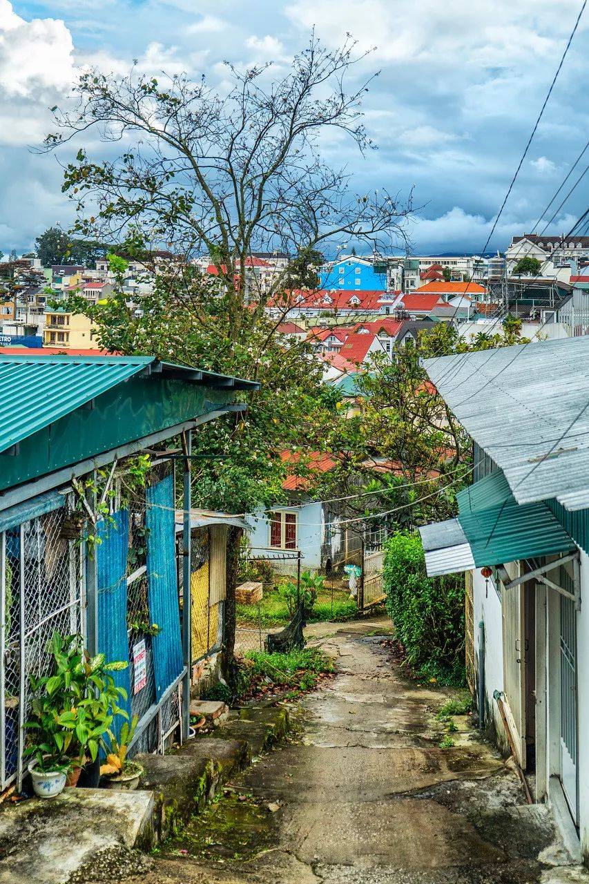 斯佩洛小镇(意大利)著名的度假胜地奥地利盛产葡萄酒的小镇,这里