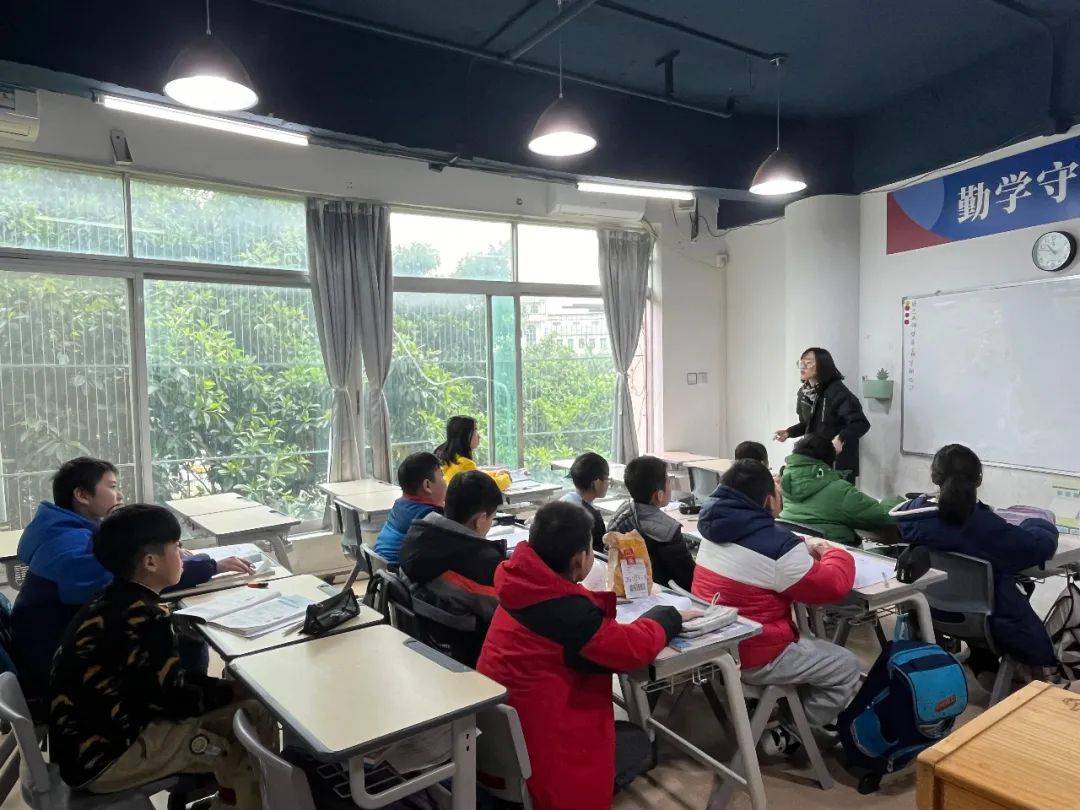 开幼儿托管中心需要哪些手续？需要什么材料?