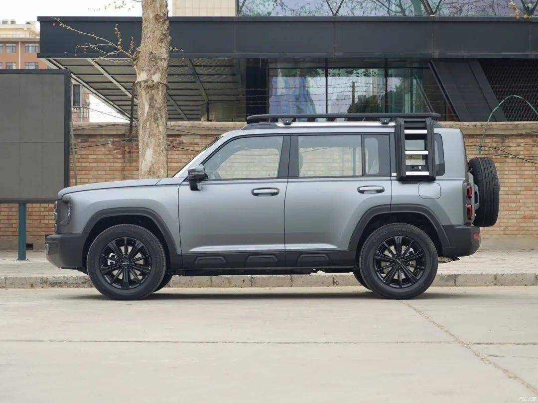 哈弗方盒子更新!车身升高,还有带锁,带电,带t全能版!