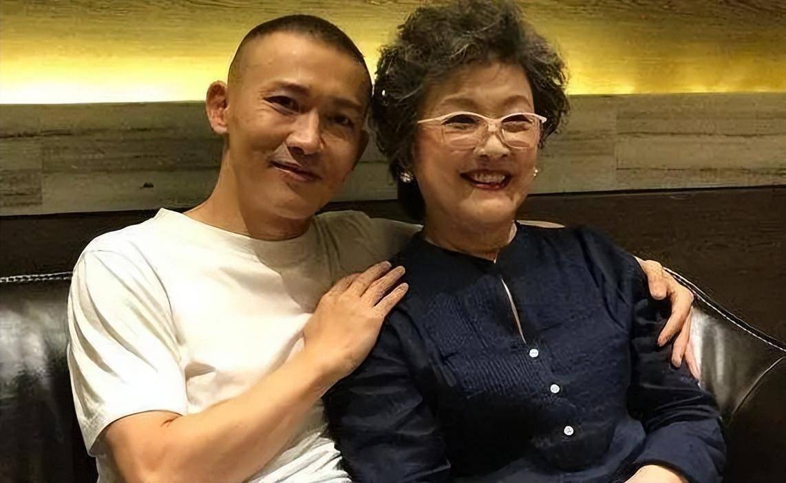 厂"8朵金花"今昔:有人三婚嫁老外,有人负债成老赖_宋春丽_洪学敏_赵娜