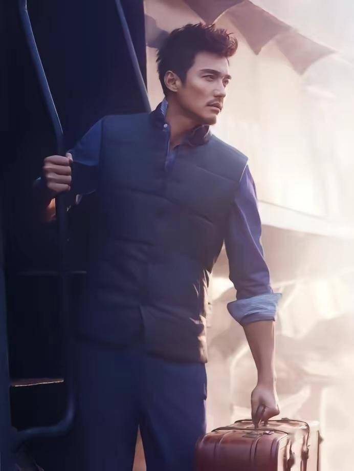 他是中国首席男模,颜值秒杀贝克汉姆,连胡歌都招架不住