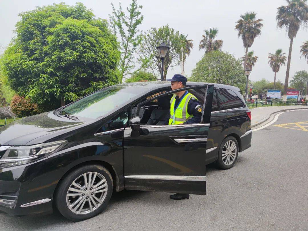 太方便了!市一医院全年免费代客泊车服务获市民称赞