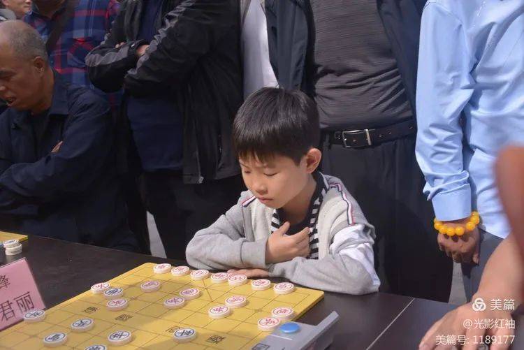 棋协大师刘君丽象棋国家大师马驎象棋国家大师柳天来源 : 西安发布