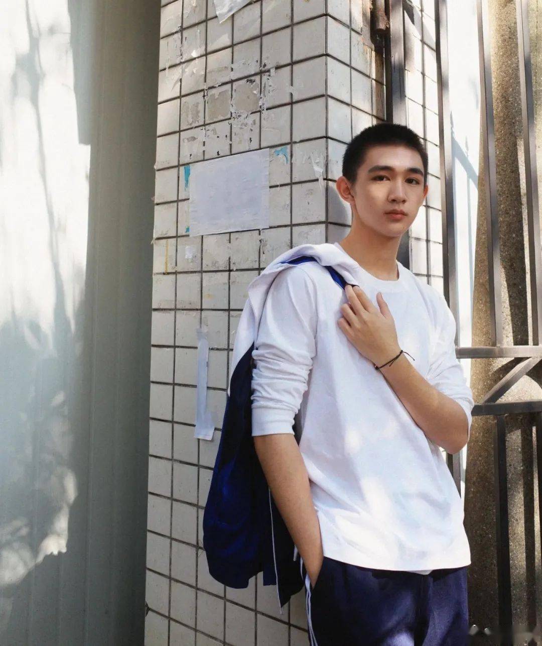 吴磊的弟弟爆火:182cm贵气少爷,18岁拿下"内娱第一"!_荣梓杉_表演_角