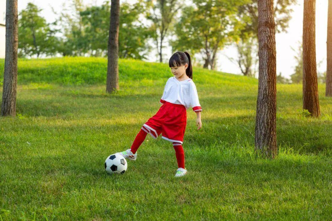 会相互影响,相互作用,所以提高儿童,青少年的体质也是预防和改善近视