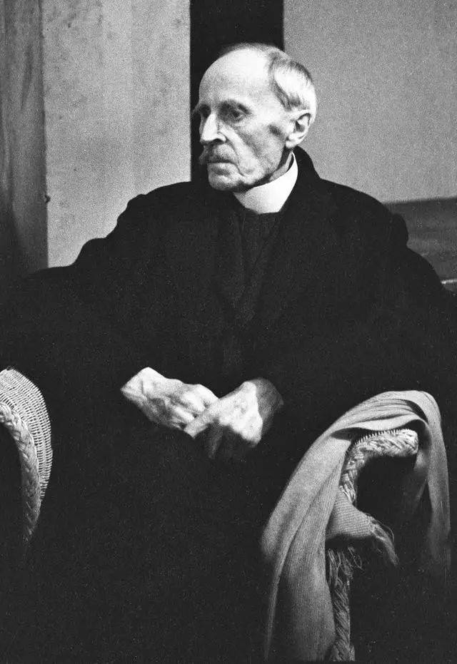 《约翰·克里斯多夫》作者,罗曼·罗兰他的译笔不仅流利畅达,并且带