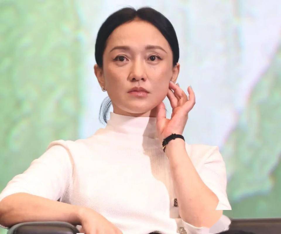 周迅事件持续发酵,同剧组女明星疑玩梗,央视也倒油!