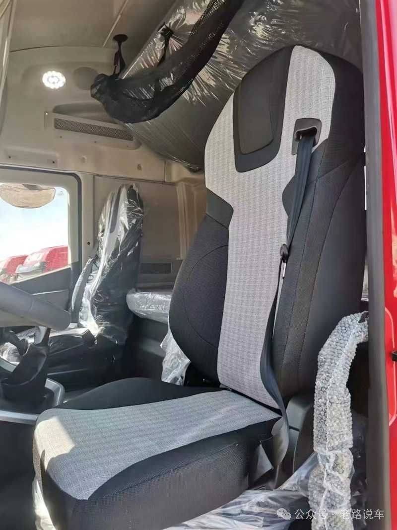 降本增效"实力派"——560马力上汽红岩杰狮c6燃气牵引车